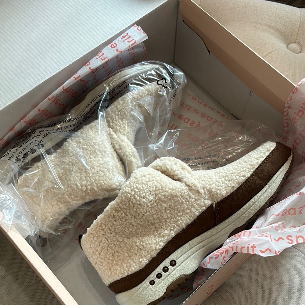 Spirit Cream and Brown Winter Boots with Fleece Upper
